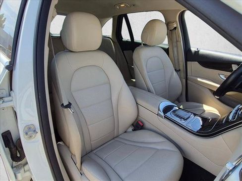 Used 2020 Mercedes-Benz GLC 300 image 19