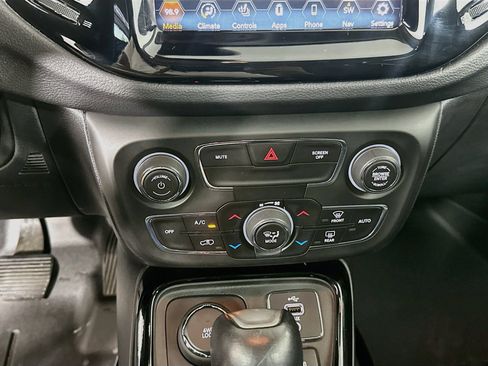 Used 2018 Jeep Compass Limited w/ Navigation Group AWD/4WD image 22