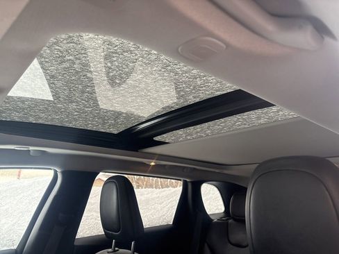 Used 2019 Jeep Cherokee Limited image 8