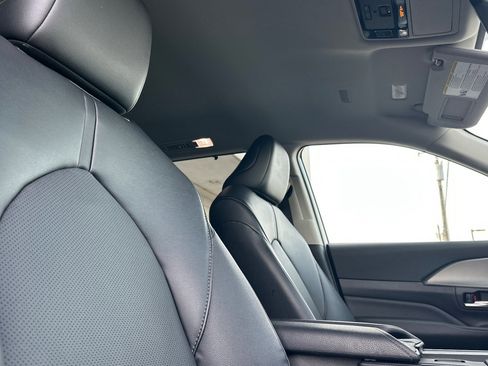 Certified 2025 Toyota Grand Highlander FWD image 18