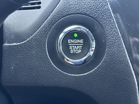 Used 2017 Ford Explorer XLT w/ Equipment Group 202A FWD image 34