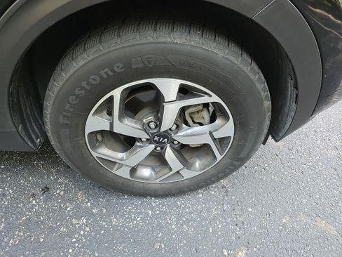 Used 2020 Kia Sportage LX AWD/4WD image 9