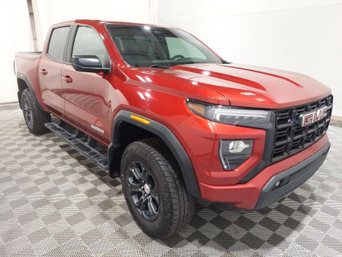Used 2024 GMC Canyon Elevation w/ Convenience Package AWD/4WD image 4