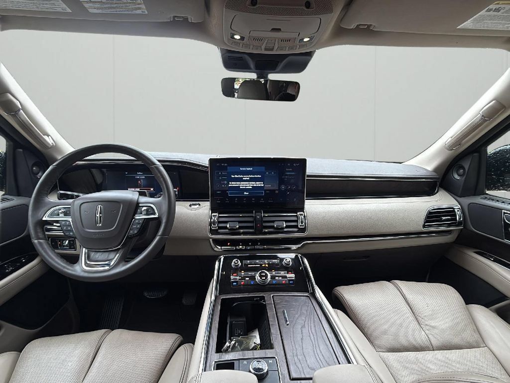 Used 2022 Lincoln Navigator L Reserve RWD image 26