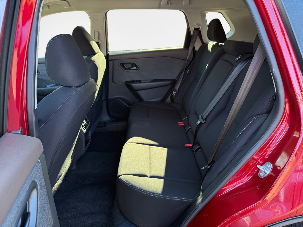 Used 2023 Nissan Rogue S AWD/4WD image 23