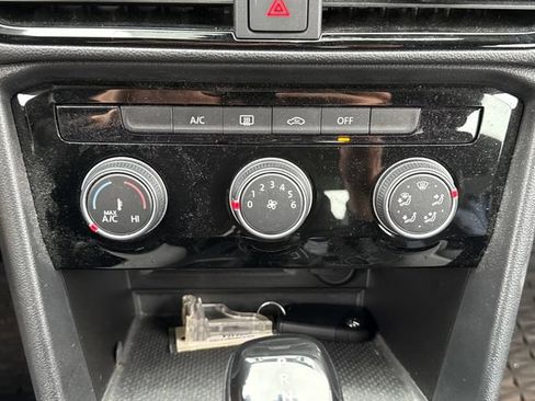 Certified 2023 Volkswagen Taos S FWD image 28