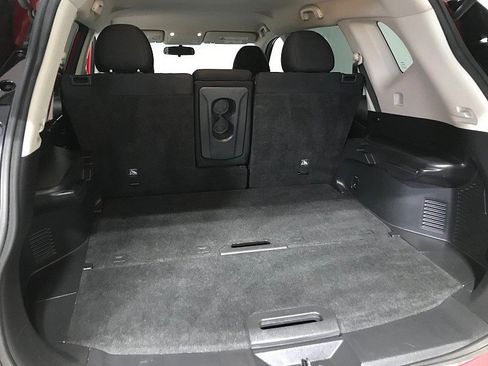 Used 2017 Nissan Rogue SV FWD image 30
