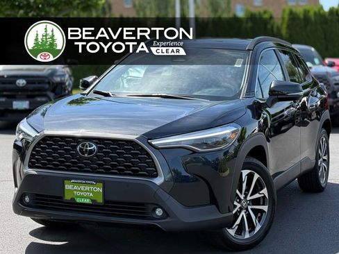 Used 2025 Toyota Corolla Cross XLE w/ Convenience Package AWD/4WD image 1