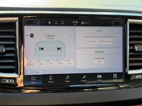 Used 2024 Chrysler Pacifica Touring-L FWD image 17