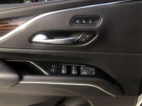 Certified 2022 Cadillac Escalade Premium Luxury w/ Performance Package image 21