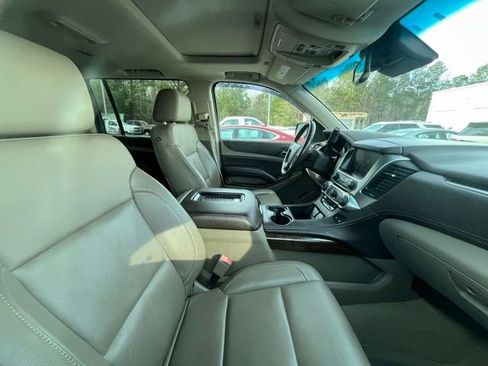 Used 2015 Chevrolet Suburban LT w/ Luxury Package image 12