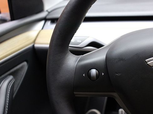 Used 2022 Tesla Model Y Performance image 31