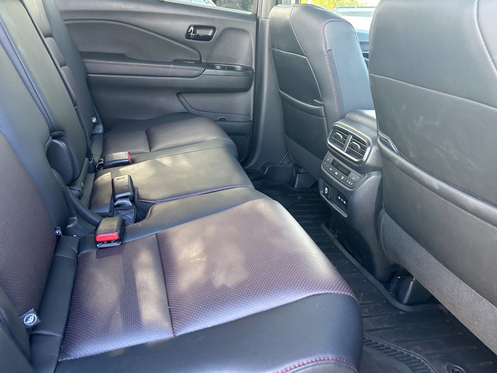 Used 2025 Honda Passport Black Edition image 32