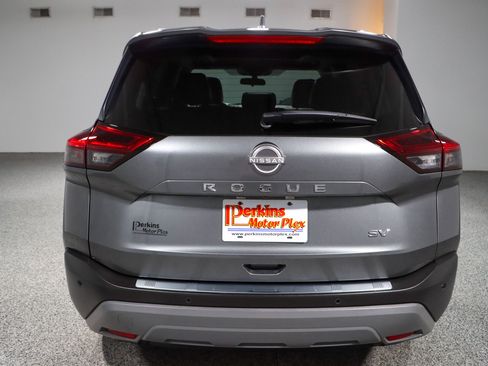 Used 2023 Nissan Rogue SV w/ SV Premium B Package FWD image 8