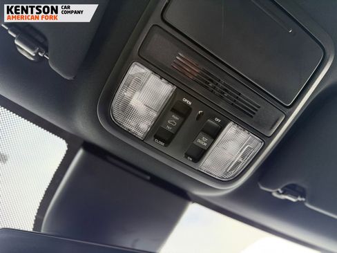 Used 2025 Honda Odyssey Sport-L image 27