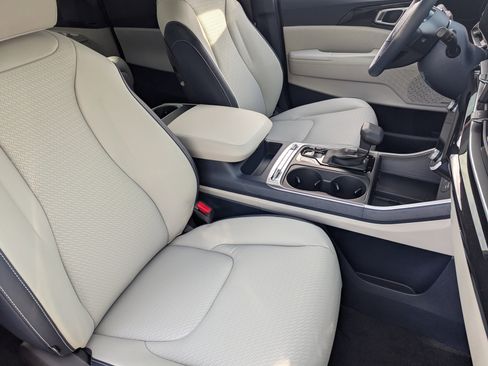 New 2026 Kia Carnival SX Prestige image 8