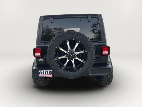 Used 2020 Jeep Wrangler Unlimited Sahara image 4