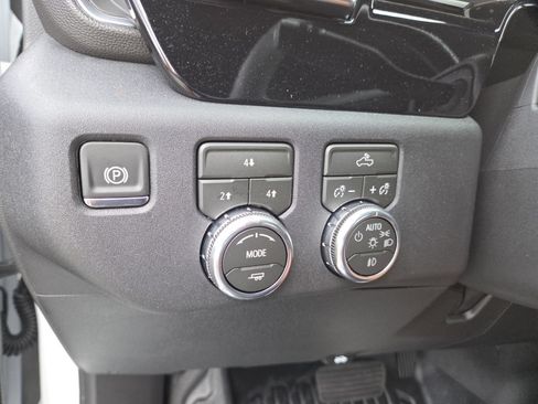 New 2026 GMC Sierra 3500 SLE w/ SLE Convenience Package AWD/4WD image 5