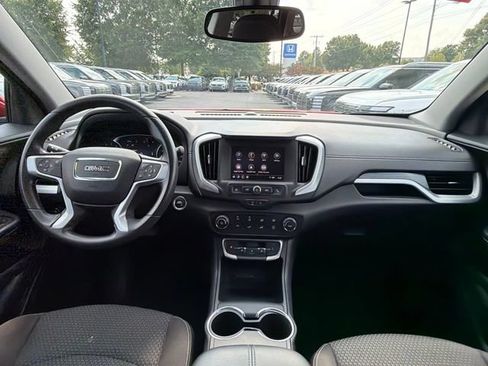Used 2024 GMC Terrain SLE AWD/4WD image 28