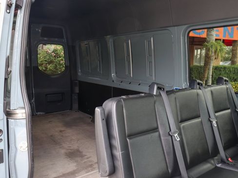 Used 2021 Mercedes-Benz Sprinter 2500 image 15