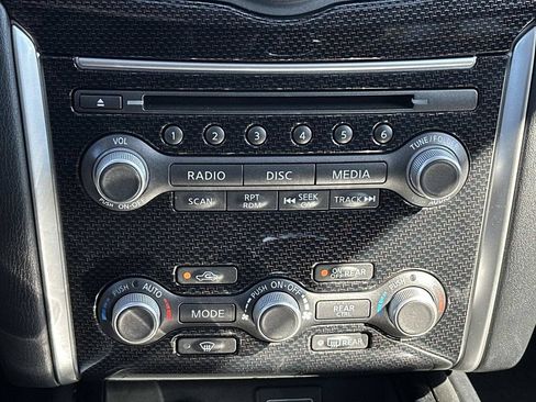 Used 2020 Nissan Pathfinder SL AWD/4WD image 43
