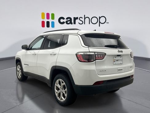 Used 2024 Jeep Compass Latitude AWD/4WD image 3