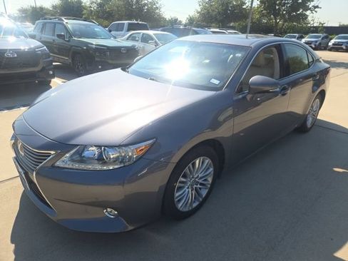 Used 2014 Lexus ES 350 w/ Luxury Package FWD image 6