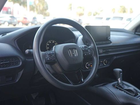 Certified 2024 Honda HR-V LX image 2
