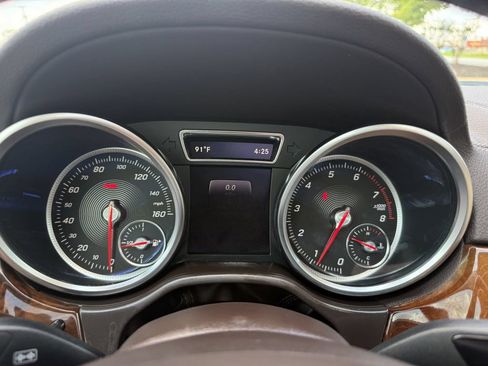 Used 2017 Mercedes-Benz GLS 450 4MATIC image 39