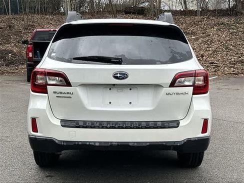 Used 2015 Subaru Outback 2.5i Premium image 4