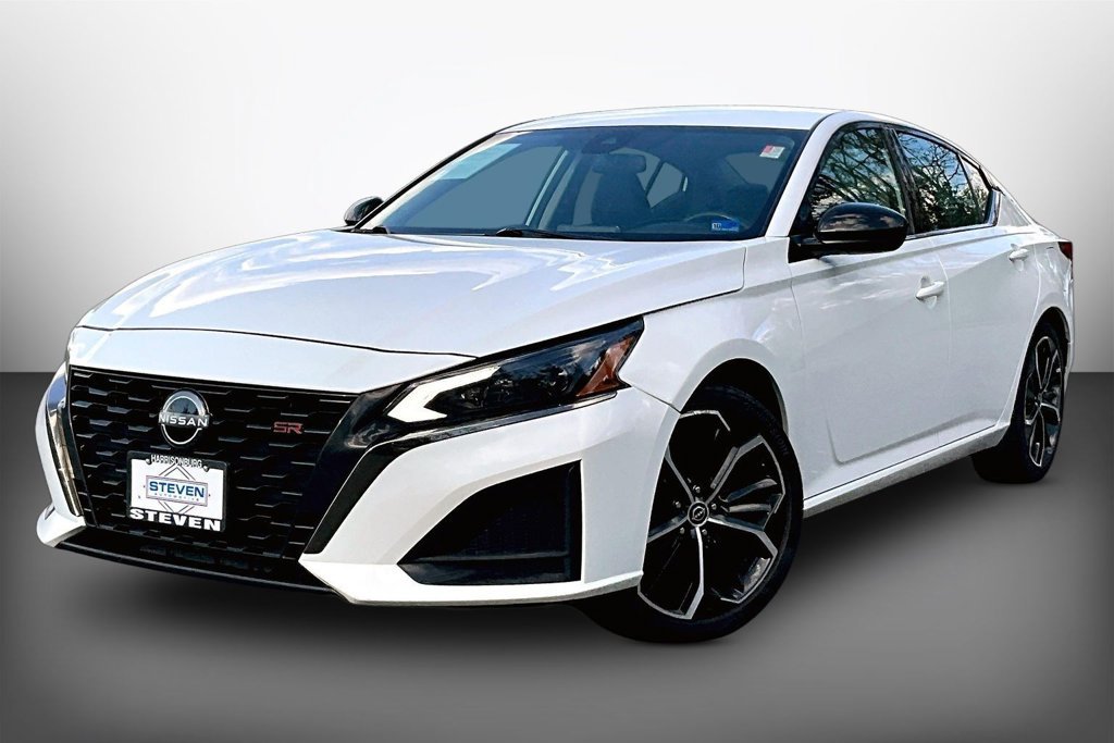 Used 2024 Nissan Altima 2.5 SR FWD image 3