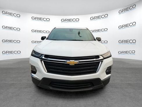 Used 2022 Chevrolet Traverse LS FWD image 2