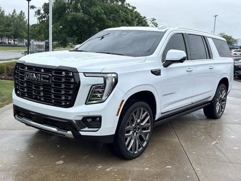Used 2026 GMC Yukon XL Denali Ultimate AWD/4WD image 12