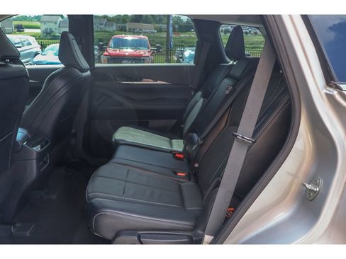 Used 2023 INFINITI QX60 Pure AWD/4WD image 18
