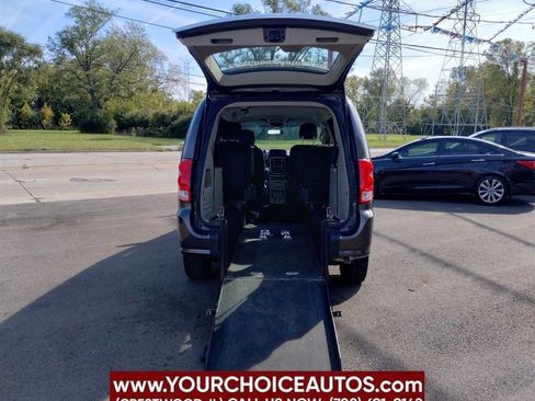 Used 2015 Dodge Grand Caravan American Value Package image 1