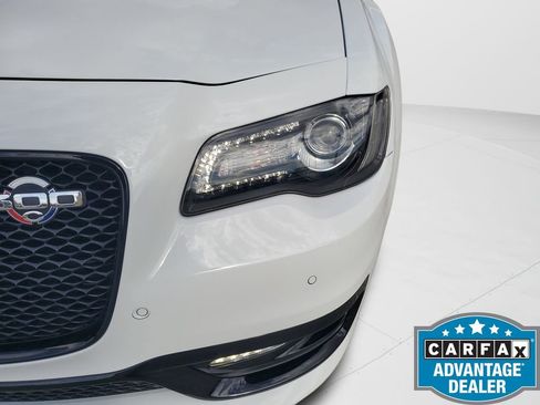 Used 2023 Chrysler 300 C image 18