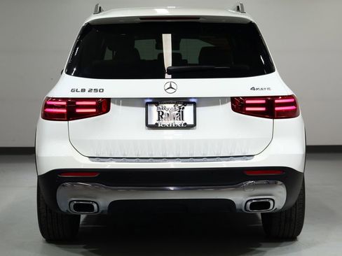 Certified 2025 Mercedes-Benz GLB 250 4MATIC image 13