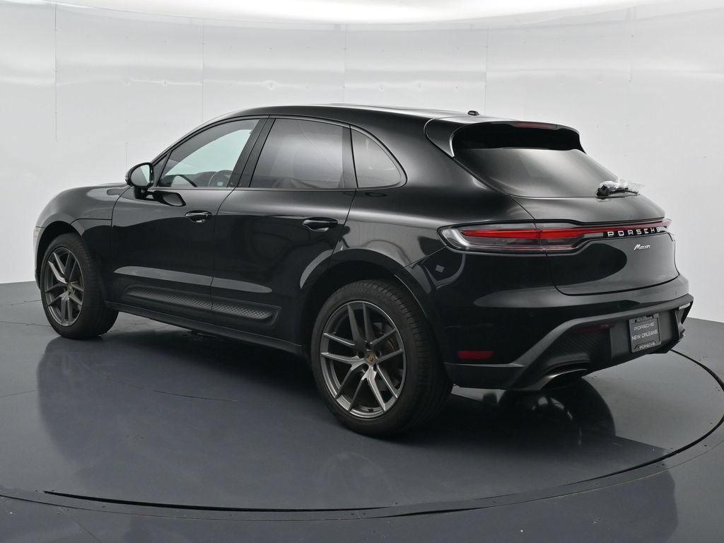 Certified 2023 Porsche Macan AWD/4WD image 3