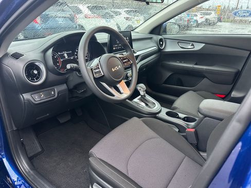 Used 2023 Kia Forte LXS w/ LXS Technology Package image 9