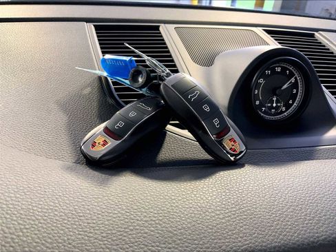Certified 2026 Porsche Macan AWD/4WD image 21