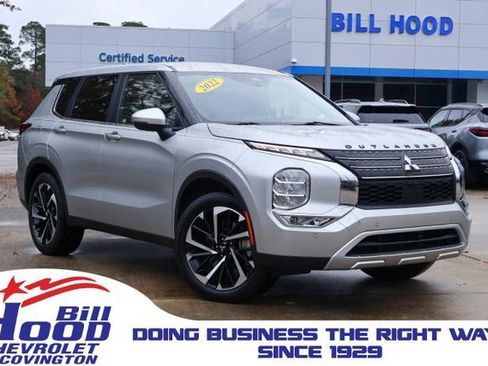 Used 2022 Mitsubishi Outlander SE image 1