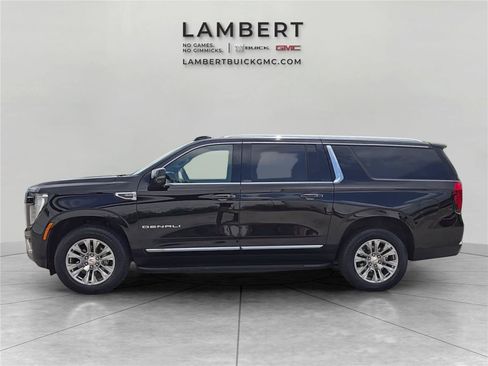 Used 2025 GMC Yukon XL Denali AWD/4WD image 2