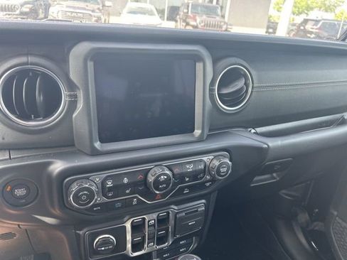Used 2023 Jeep Wrangler Unlimited Sahara w/ Cold Weather Group AWD/4WD image 11