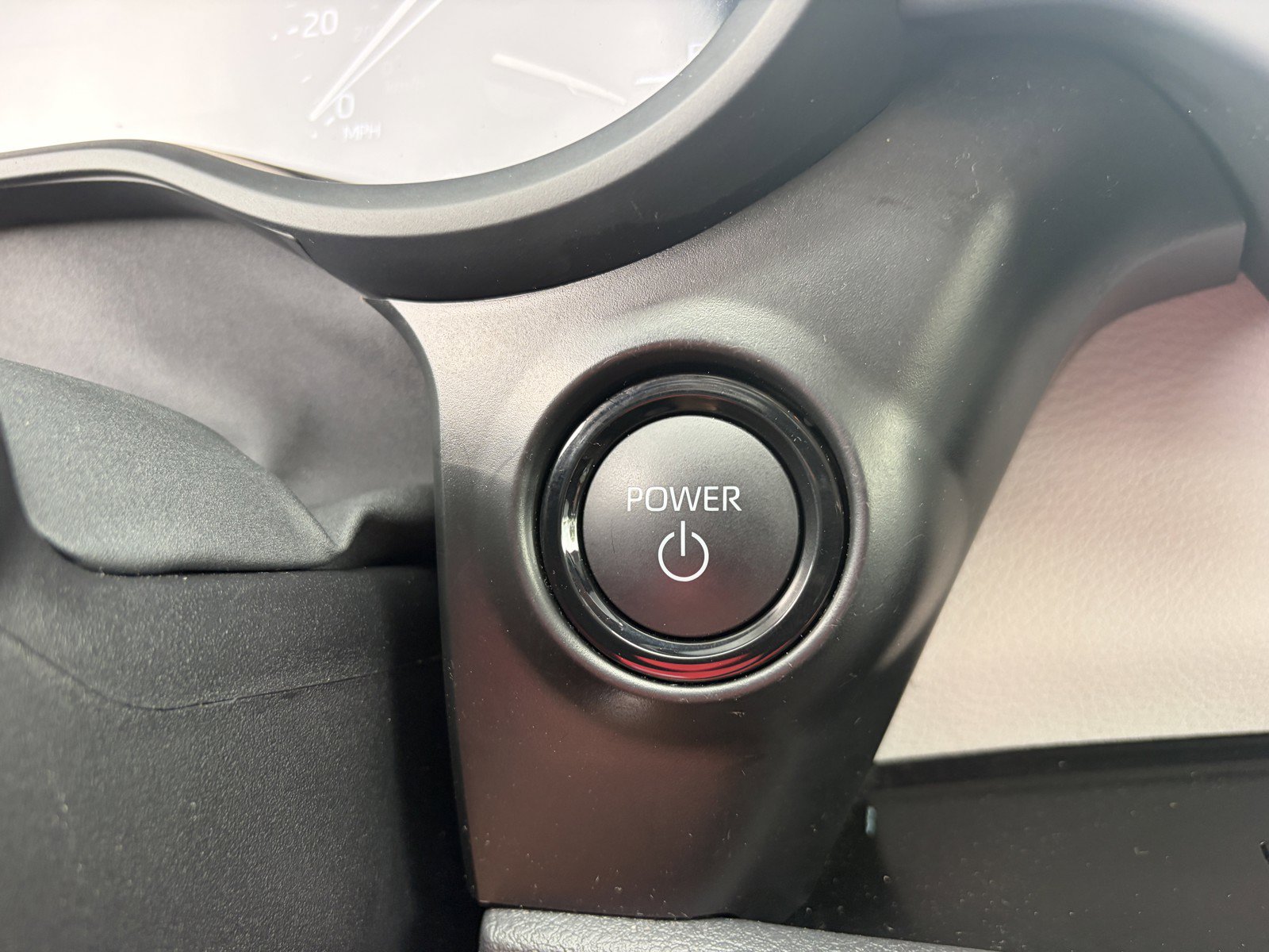Used 2026 Toyota Sienna XLE FWD image 25