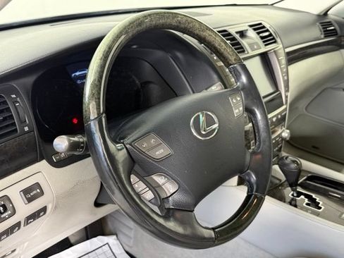 Used 2012 Lexus LS 460 w/ Luxury Value Edition RWD image 18