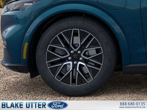 New 2026 Ford Mustang Mach-E Premium image 19