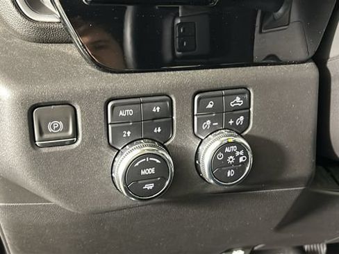 Used 2023 GMC Sierra 1500 SLT w/ SLT Convenience Package AWD/4WD image 19