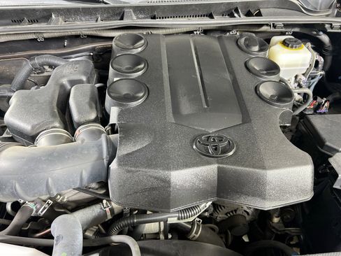 Used 2016 Toyota 4Runner Limited image 27