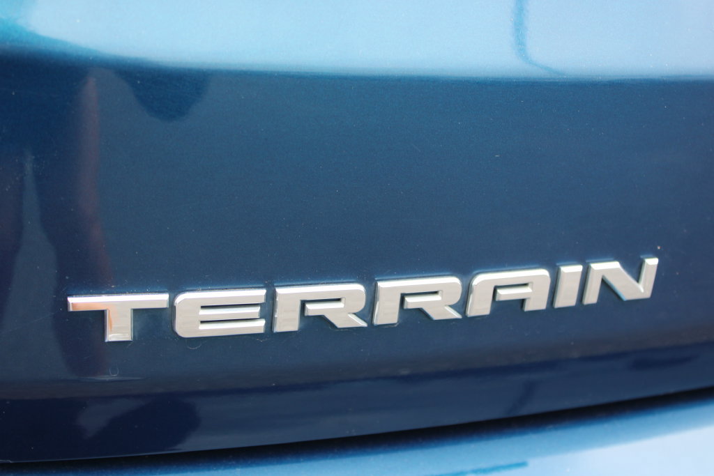 Used 2020 GMC Terrain SLE w/ Driver Convenience Package FWD image 18