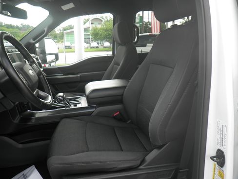 Certified 2022 Ford F150 XLT w/ Equipment Group 302A High image 17